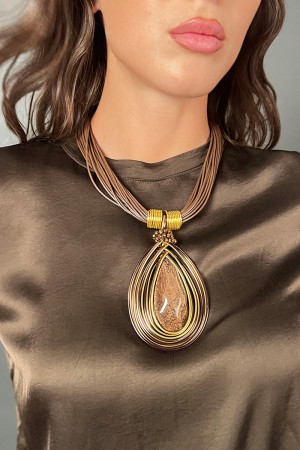 Collana Goccia con pendente a forma di goccia multifilo  Collana Goccia con pendente a forma di goccia multifilo  Collana Goc...