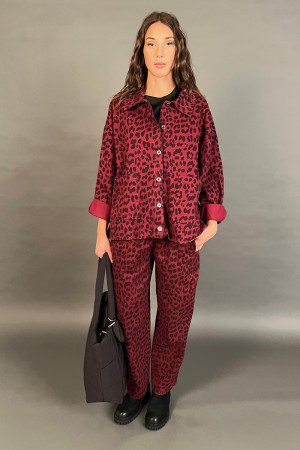 Pearl-koordiniertes Hemd und Hosen mit Leopard-Fantasy-koordiniertem Perlen-Hemd und Hosen mit Fantasy Leoparded COO... 