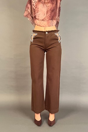 Pantalone jeans Boston con tasche gioiello traforate Pantalone jeans Boston con tasche gioiello traforate Pantalone jeans Bos...
