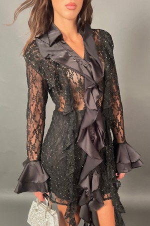 Kurzes Davi-Kleid mit Spitzendetails und Svaroski-Kurzkleid-Kleid mit Spitze Details und Svaroski-Kurzkleid-Davi mit Dett... 