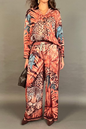 Coordinato Amber camicia e pantalone con fantasia botanica  Coordinato Amber camicia e pantalone con fantasia botanica  Coord...