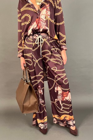 Coordinato Astral camicia e pantalone con fantasia barocca  Coordinato Astral camicia e pantalone con fantasia barocca  Coord...