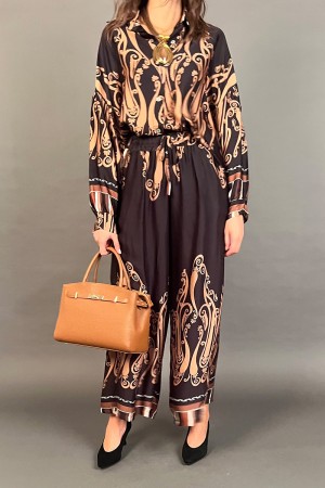 Coordinato Maya camicia e pantalone con fantasia chemisier in seta e viscosa Coordinato Maya camicia e pantalone con fantasia...