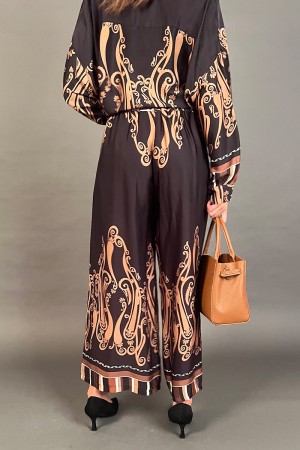 Chemise Maya coordonnée et pantalon avec une chemise de soie de soie fantastique et une chemise Maya coordonnée à la viscose et 