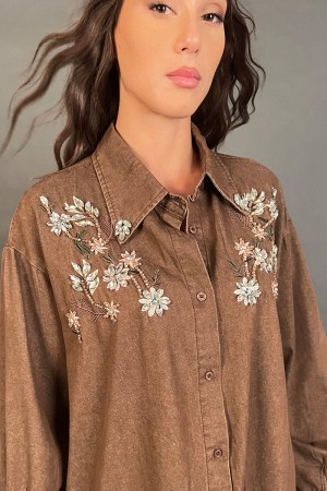 Coordinato Sabbia camicia e pantalone con inserti gioiello e floreali  Coordinato Sabbia camicia e pantalone con inserti gioi...