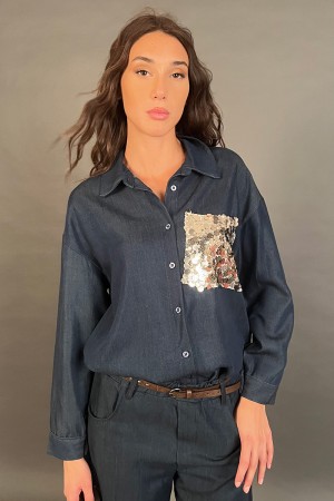 Camicia Limy over con tasca gioiello con paillettes piatte Camicia Limy over con tasca gioiello con paillettes piatte Camicia...