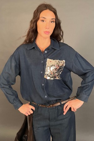 Camicia Limy over con tasca gioiello con paillettes piatte Camicia Limy over con tasca gioiello con paillettes piatte Camicia...