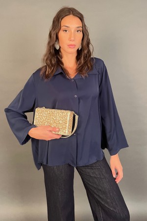 Camicia Taupe con tessuto a ventaglio sul retro e sul fondo Camicia Taupe con tessuto a ventaglio sul retro e sul fondo Camic...
