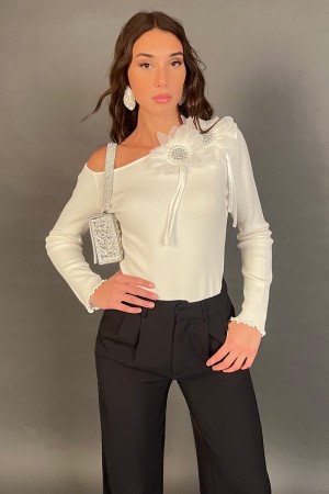 Margherita Mesh mit Stoffblumen in 3D Perlen und Schmuck Gänseblümchen Strick mit Blumen in 3D Stoff Perlen und Schmuck... 