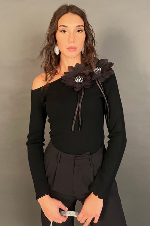 Margherita Mesh mit Stoffblumen in 3D Perlen und Schmuck Gänseblümchen Strick mit Blumen in 3D Stoff Perlen und Schmuck... 