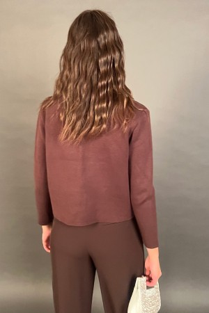 Langarmes Birken-Jersey mit Halsausschnitt mit silbernen Steinen Birken Jersey langärmelig mit schmutzigem Halsausschnitt... 