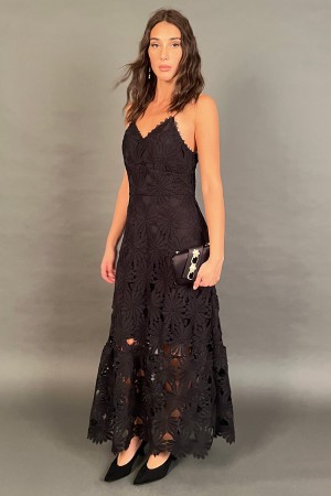 Abito lungo Elegance con pizzo traforato crochet Abito lungo Elegance con pizzo traforato crochet Abito lungo Elegance con pi...