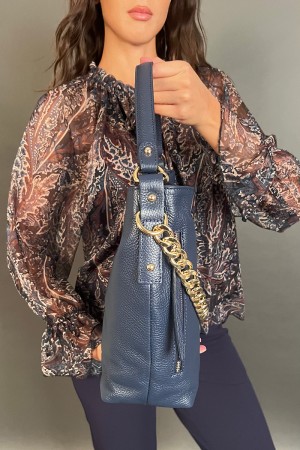 Mode Ledertasche mit Goldkette Mode Ledertasche mit Goldkette Mode Ledertasche mit Goldkette