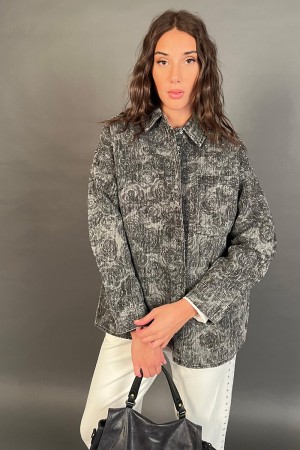 Giacca Betta in jeans con svaroski e fantasia floreale astratta Giacca Betta in jeans con svaroski e fantasia floreale astrat...