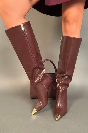 Einzigartiger Lederstiefel mit Goldpunkt-Detail