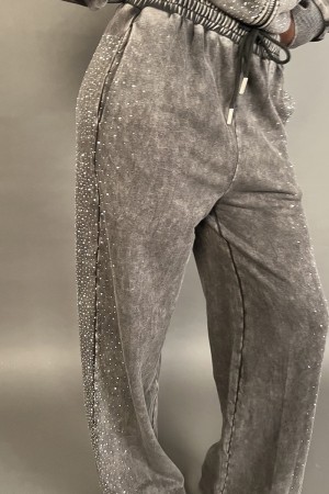 Coordinato Vittoria con felpa cerniera e cappuccio con piccoli strass e pantalone a palazzo con strass  Coordinato Vittoria c...