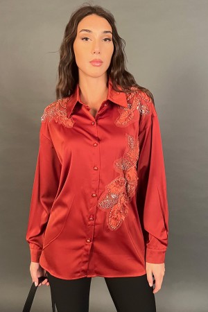 Camicia Love a maniche lunghe con inserti in tessuto 3D floreali e paillettes Camicia Love a maniche lunghe con inserti in te...