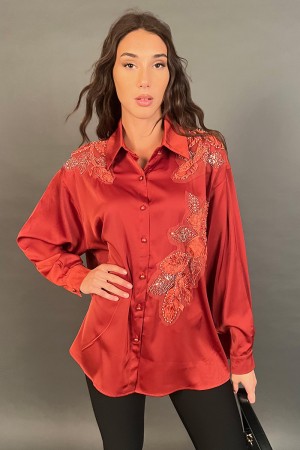 Camicia Love a maniche lunghe con inserti in tessuto 3D floreali e paillettes Camicia Love a maniche lunghe con inserti in te...