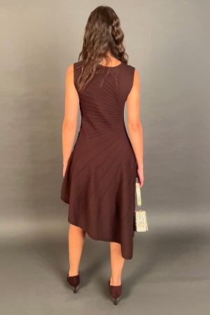 Long Milan Robe Smanié dans le tissu de coûts asymétriques 