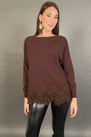 Maglia Persefone con pizzo traforato sul fondo in cotone e viscosa Maglia Persefone con pizzo traforato sul fondo in cotone e...