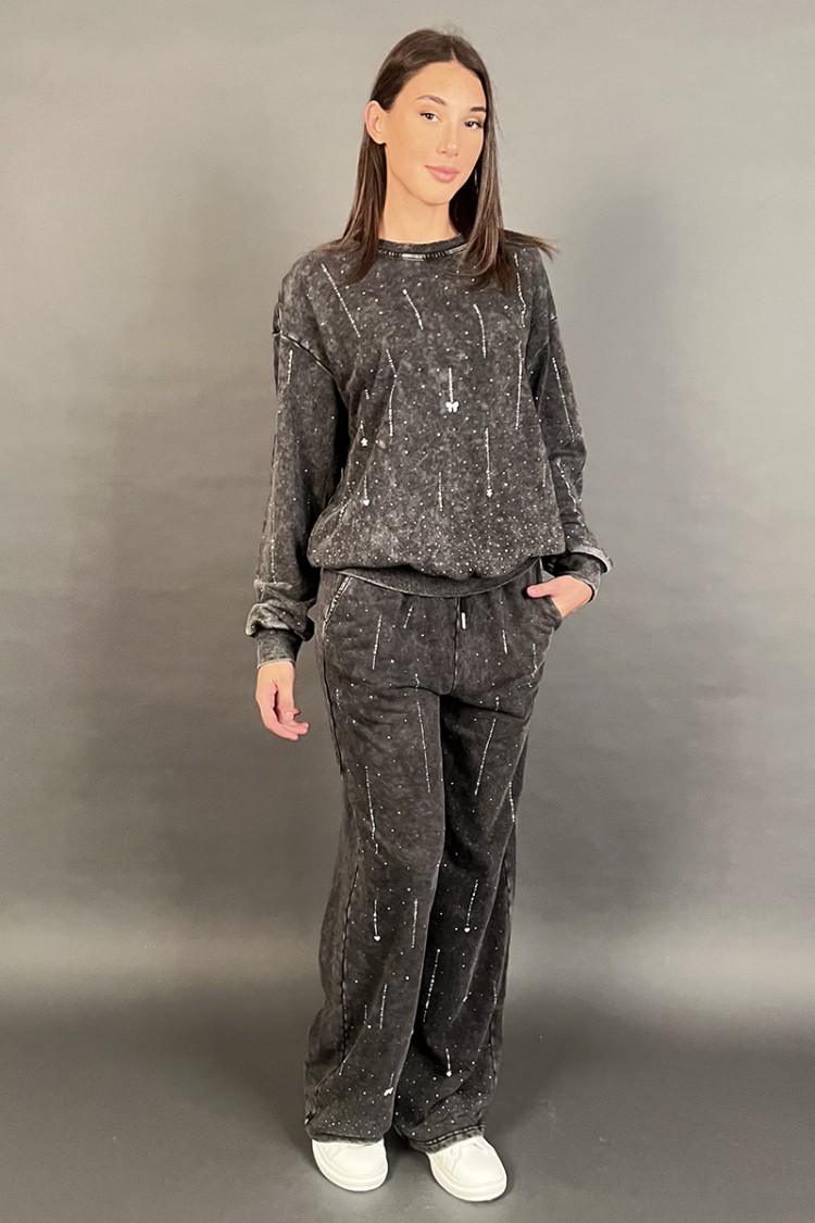 Coordinato Susy felpa girocollo con strass e decoro fiocco pantalone a palazzo  Coordinato Susy felpa girocollo con strass e ...