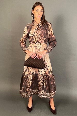 Abito lungo Stella con fantasia animalier e scollo all'americana Abito lungo Stella con fantasia animalier e scollo all'ameri...