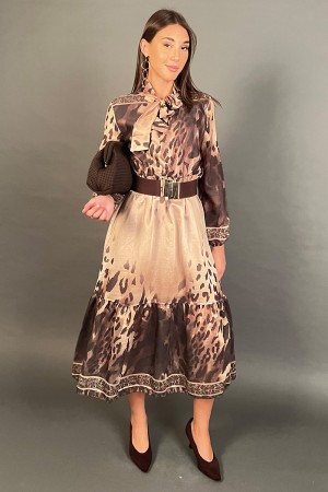 Abito lungo Stella con fantasia animalier e scollo all'americana Abito lungo Stella con fantasia animalier e scollo all'ameri...