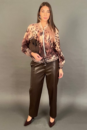 Bomber Nice con fantasia animalier e cerniera frontale Bomber Nice con fantasia animalier e cerniera frontale Bomber Nice con...