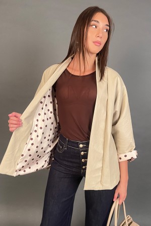 Giacca Kate in ecopelle con maniche tre quarti con interno a pois Giacca Kate in ecopelle con maniche tre quarti con interno ...