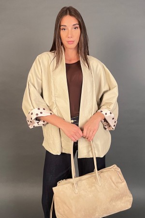 Giacca Kate in ecopelle con maniche tre quarti con interno a pois Giacca Kate in ecopelle con maniche tre quarti con interno ...