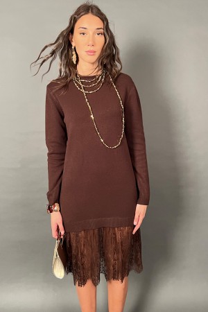 Abito corto Amara in maglia con finale in pizzo Abito corto Amara in maglia con finale in pizzo Abito corto Amara in maglia c...