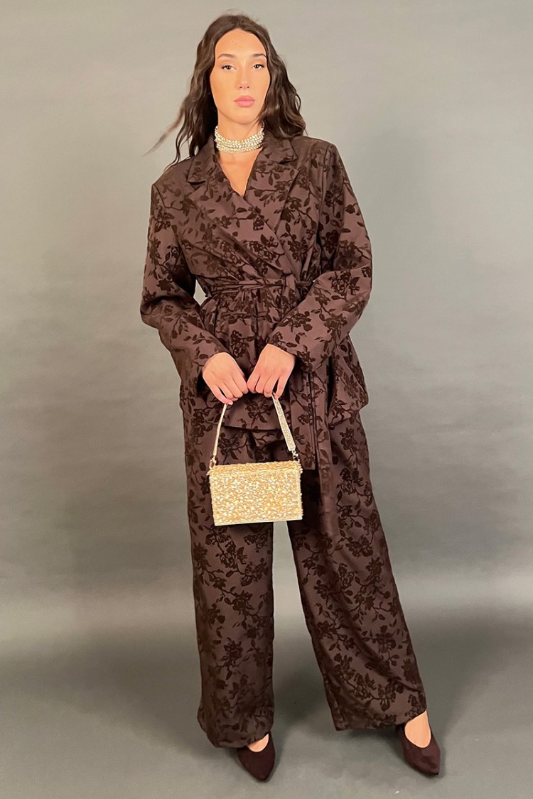 Coordinato Florensa giacca e pantalone con ricami floreali in velluto Coordinato Florensa giacca e pantalone con ricami flore...