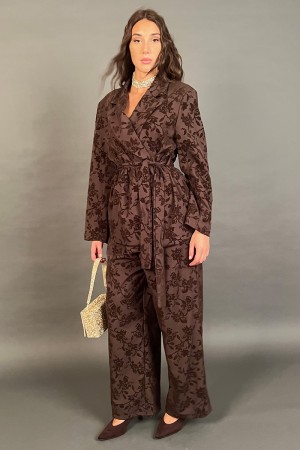 Coordinated Florensa jacket and trousers with velvet floral embroidery