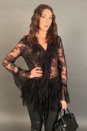 Blusa Cherì lunga con balza sullo scollo e pizzo Blusa Cherì lunga con balza sullo scollo e pizzo Blusa Cherì lunga con balza...