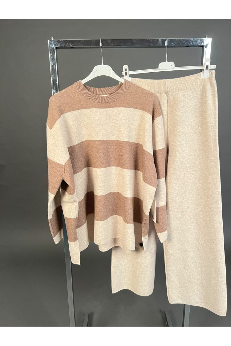 Coordinato Eleonora in maglia a righe Coordinato Eleonora in maglia a righe Coordinato Eleonora in maglia a righe