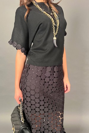 Coordinato Love maglia e gonna con tessuto a forma di cerchio con frangia dello stesso tessuto  Coordinato Love maglia e gonn...