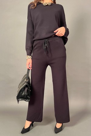 Coordinato Odette composto da ecopelliccia smanicata pantalone e maglia Coordinato Odette composto da ecopelliccia smanicata ...
