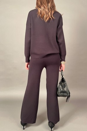 Coordinato Odette composto da ecopelliccia smanicata pantalone e maglia Coordinato Odette composto da ecopelliccia smanicata ...
