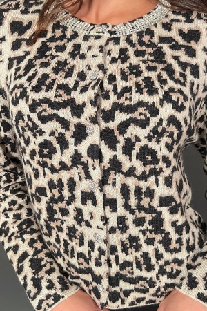 Leoparded Hailey-Hemd mit Ausschnitt mit Schmuck- und Schmuckknöpfen