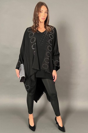 Mantella Mesu in maglia con motivi geometrici in perline sfrangiato sul fondo Mantella Mesu in maglia con motivi geometrici i...