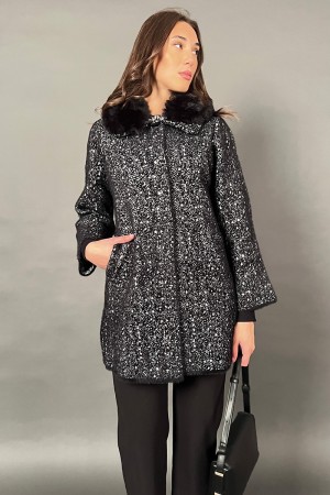Cappotto Perla in maglia con collo in ecopelliccia removibile con fantasia astratta a puntini Cappotto Perla in maglia con co...