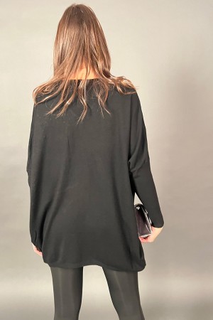 Maglia Smart scollo a v con decoro di borchie  Maglia Smart scollo a v con decoro di borchie  Maglia Smart scollo a v con dec...