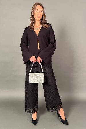 Coordinato Floreal con inserti ricamati in pizzo maglia e pantalone Coordinato Floreal con inserti ricamati in pizzo maglia e...