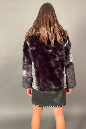 Ecopelliccia Selly con inserti in paillettes  Ecopelliccia Selly con inserti in paillettes  Ecopelliccia Selly con inserti in...