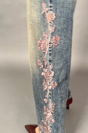 Jean bois avec broderie floratoires et strass