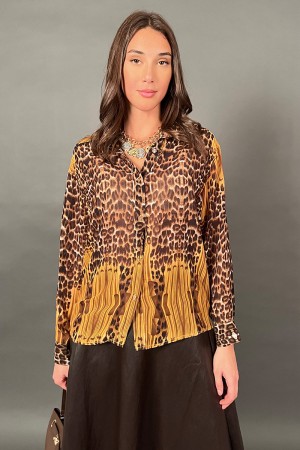 Camicia Jessy in fantasia animalier e bottoncini gioiiello oro frontali Camicia Jessy in fantasia animalier e bottoncini gioi...