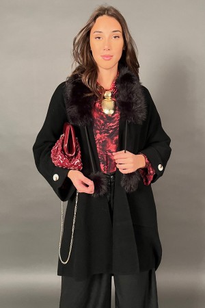 Cardigan in maglia Olivia con con collo e pon pon di ecopelliccia  Cardigan in maglia Olivia con con collo e pon pon di ecope...
