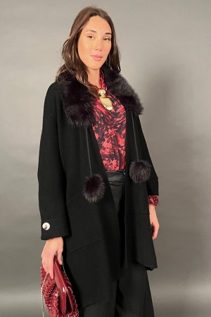 Cardigan in maglia Olivia con con collo e pon pon di ecopelliccia  Cardigan in maglia Olivia con con collo e pon pon di ecope...