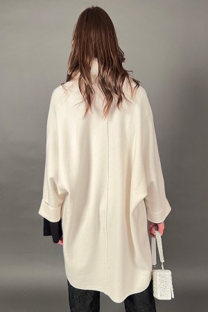 Cardigan in maglia Olivia con con collo e pon pon di ecopelliccia  Cardigan in maglia Olivia con con collo e pon pon di ecope...