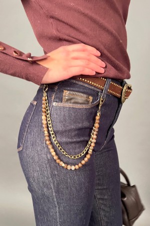Flora Jeans mit Öko-Ledertasche 